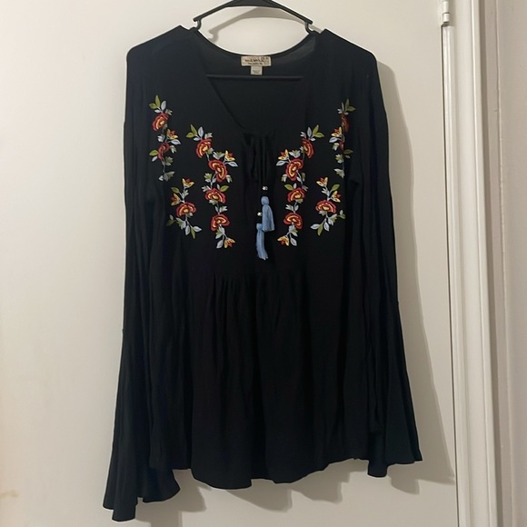 Black Embroidered Top - Picture 2 of 7